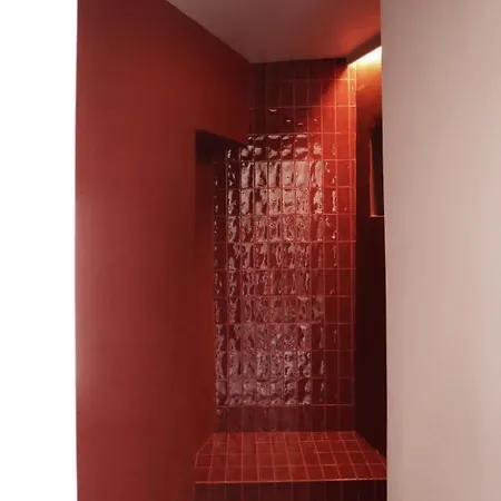 Roiss Haus Aparthotel 4*