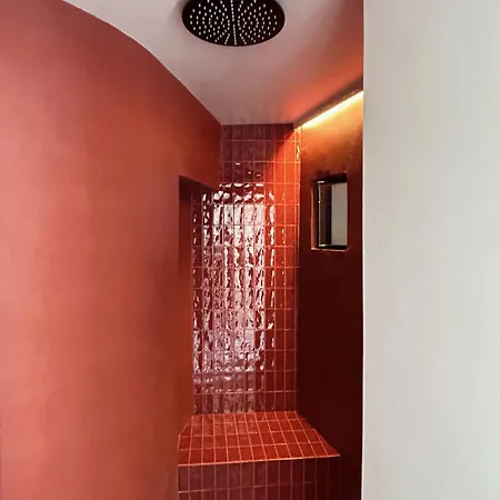 アパートホテル Roiss Haus