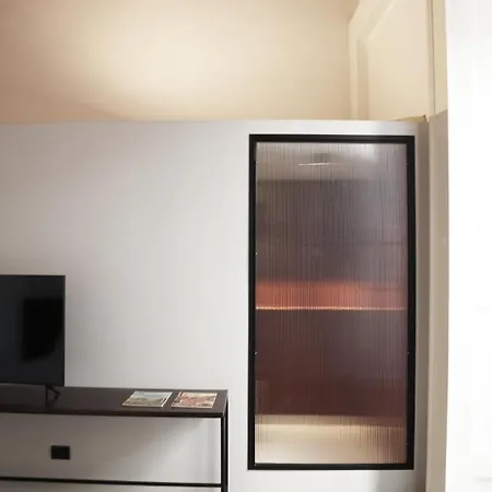 Roiss Haus מלון דירות 4*