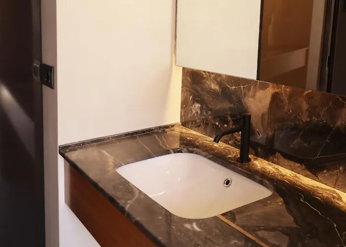 Roiss Haus Aparthotel 4*